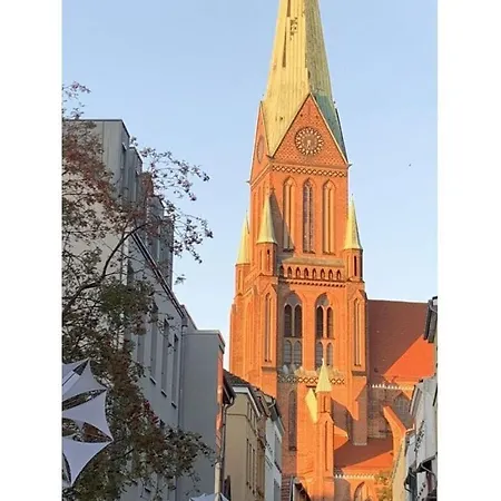 Cathedral Whispers Modern Retreat Schwerin (Mecklenburg-Vorpommern)
